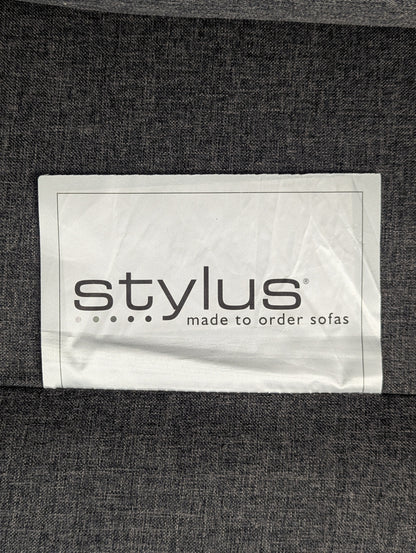 Stylus 2110 Loveseat