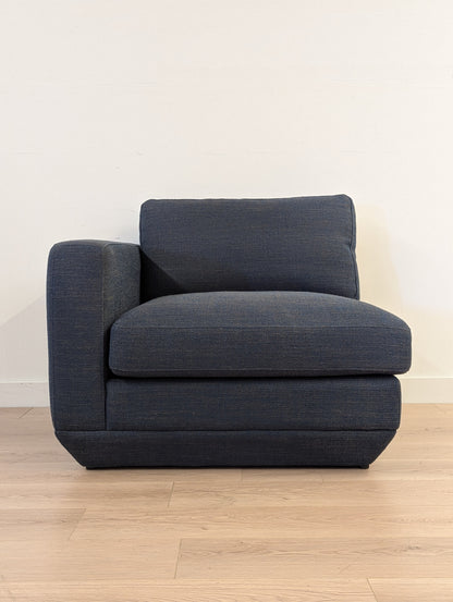 Gus Modern Podium 8 Piece Sectional Set