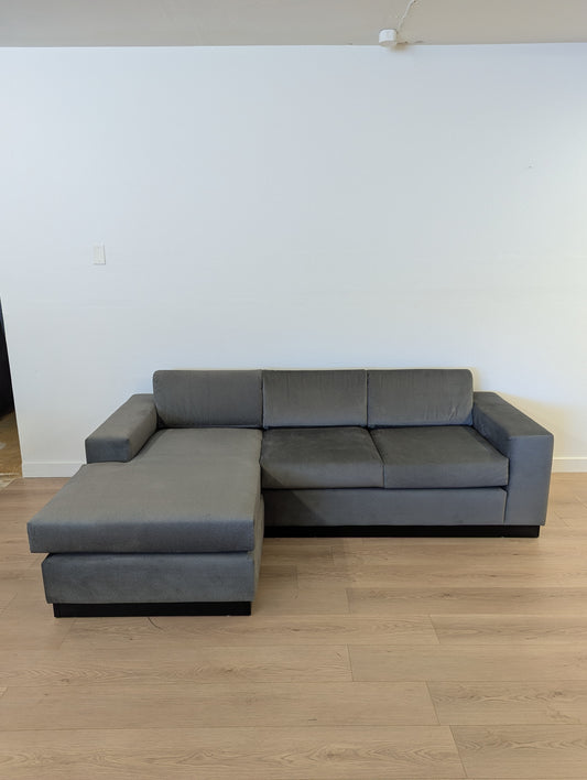 Kavuus Stellan Sectional with Reversible Chaise