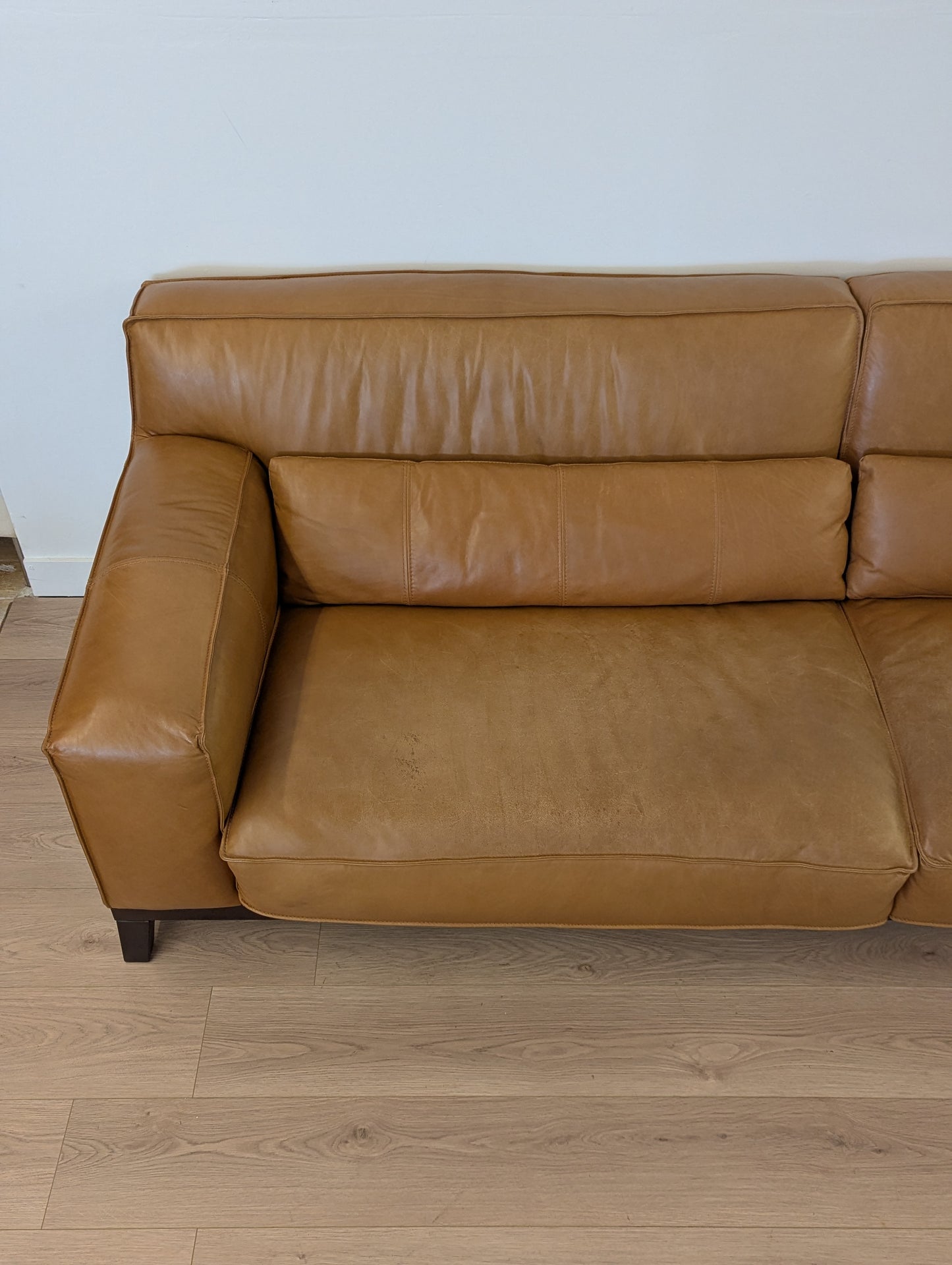 Moe's Marion Sectional