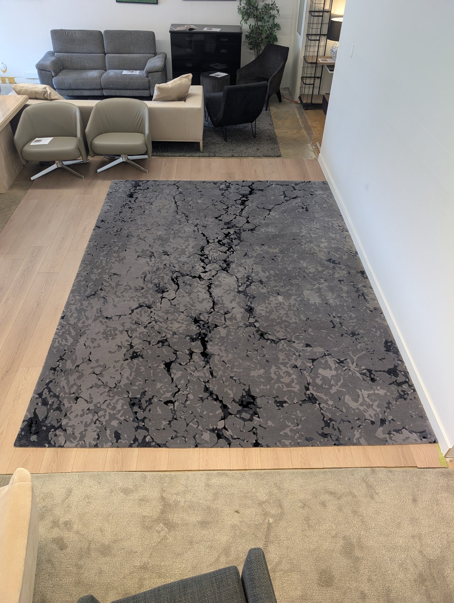 Jordan's Wool & Silk Rug (9' x 12')