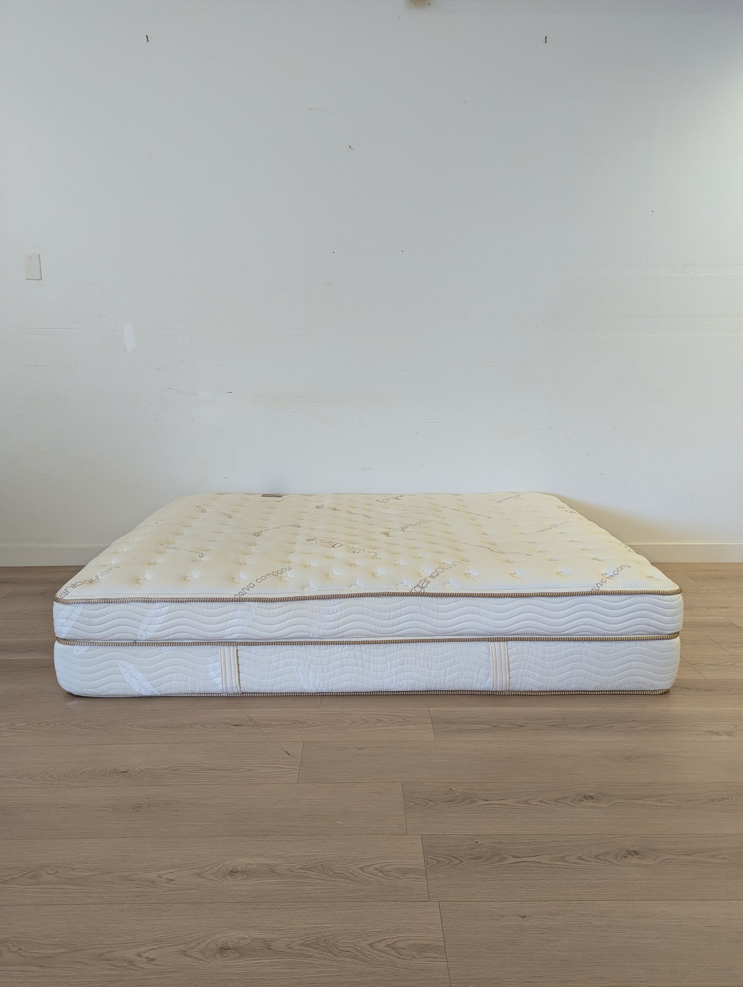 Saatva Classic Luxury Firm Mattress - Queen