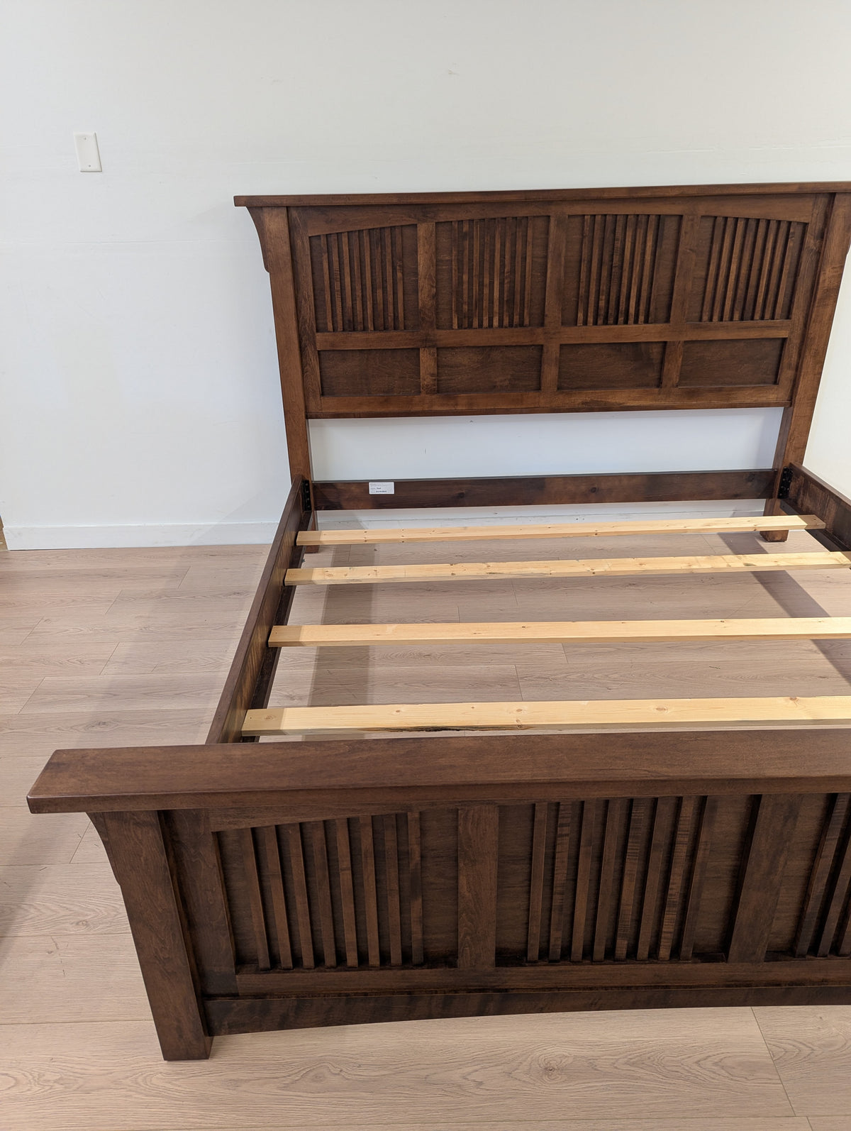 Sahara Home Furniture Solitaire Bedframe (Queen)