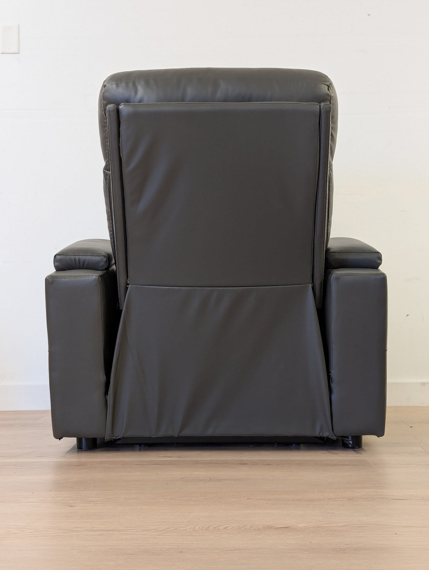 Monarch Jeff Power Motion Chair
