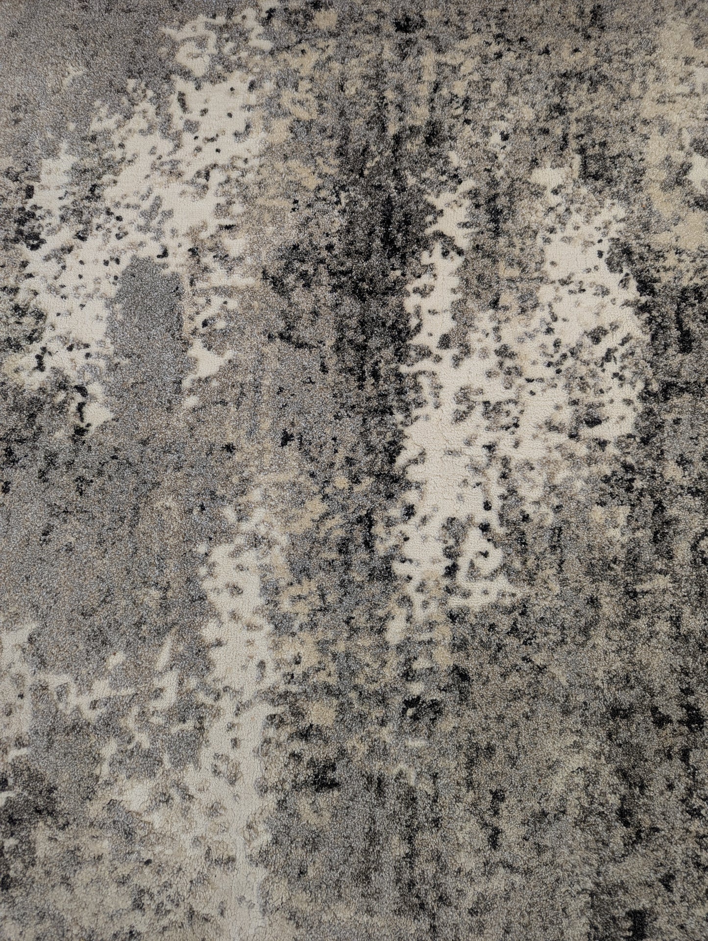 Loloi Viera Slate Rug (7’7” x 10’6”)