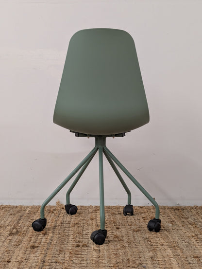 Article Svelti Office Chair - Aloe Green