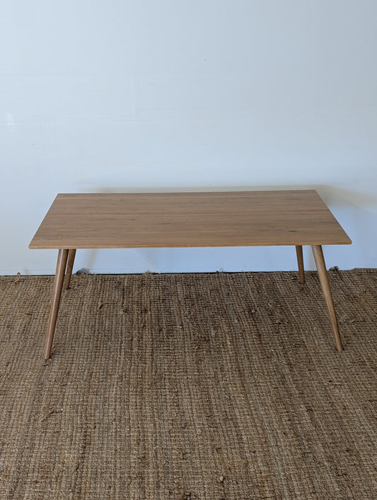Article Seno Oak Extendable Dining Table