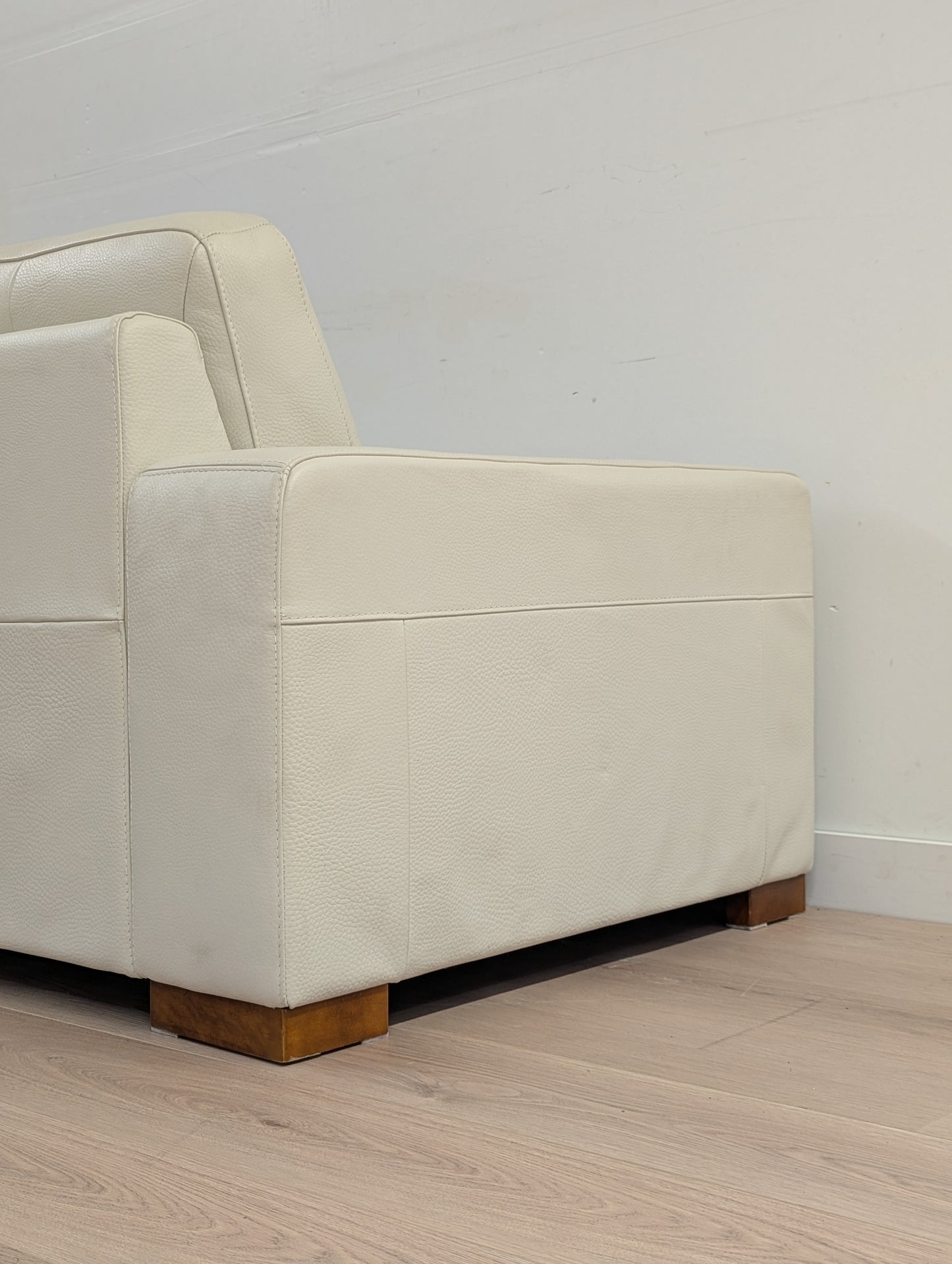 Natuzzi Editions Mod A397 Loveseat