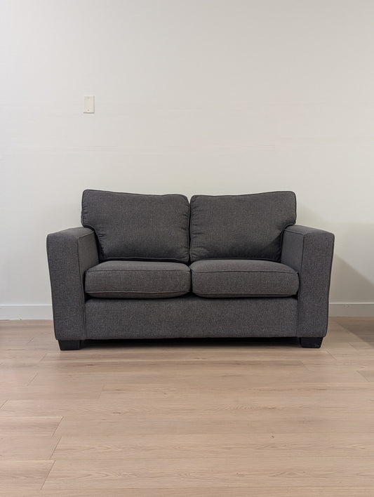 Stylus 2110 Loveseat