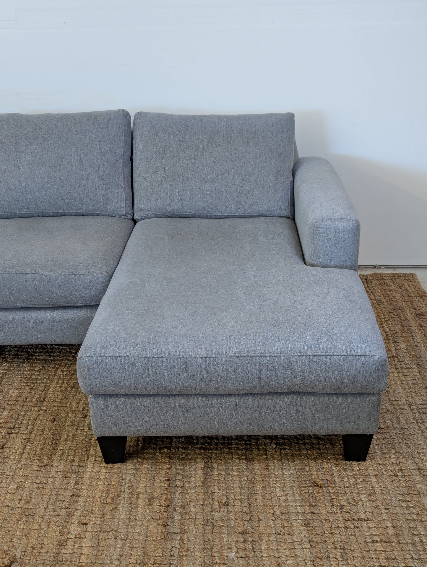 Stylus Bronx Sectional