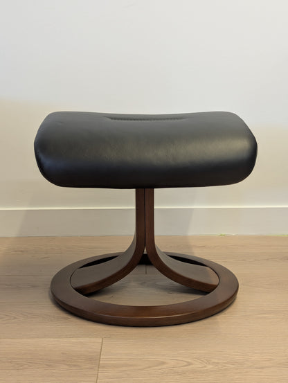 La-Z-Boy Aura 726-92M Swivel Chair with Footrest