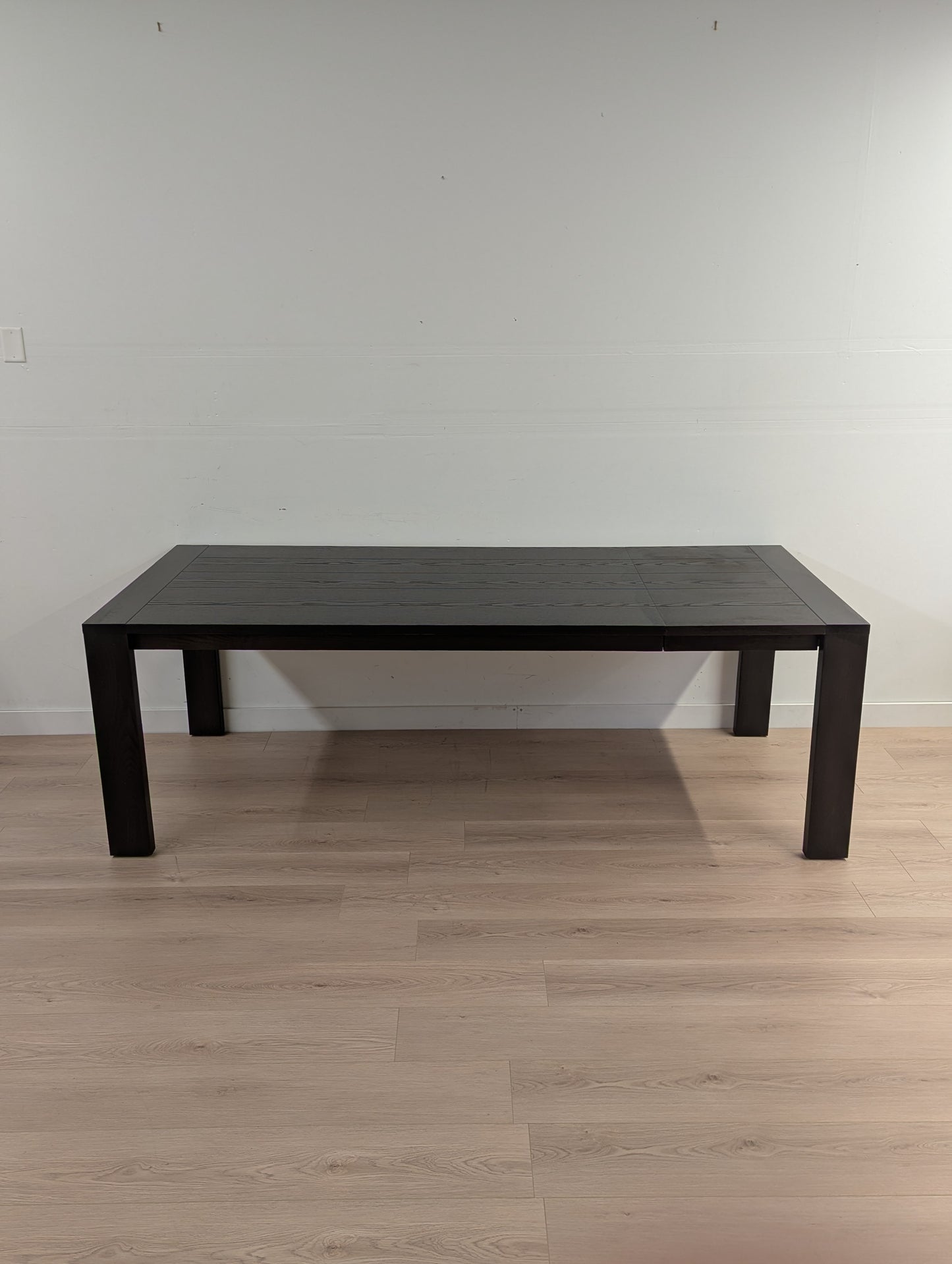 Solid Oak Extendable Dining Table - 6-8 Seat