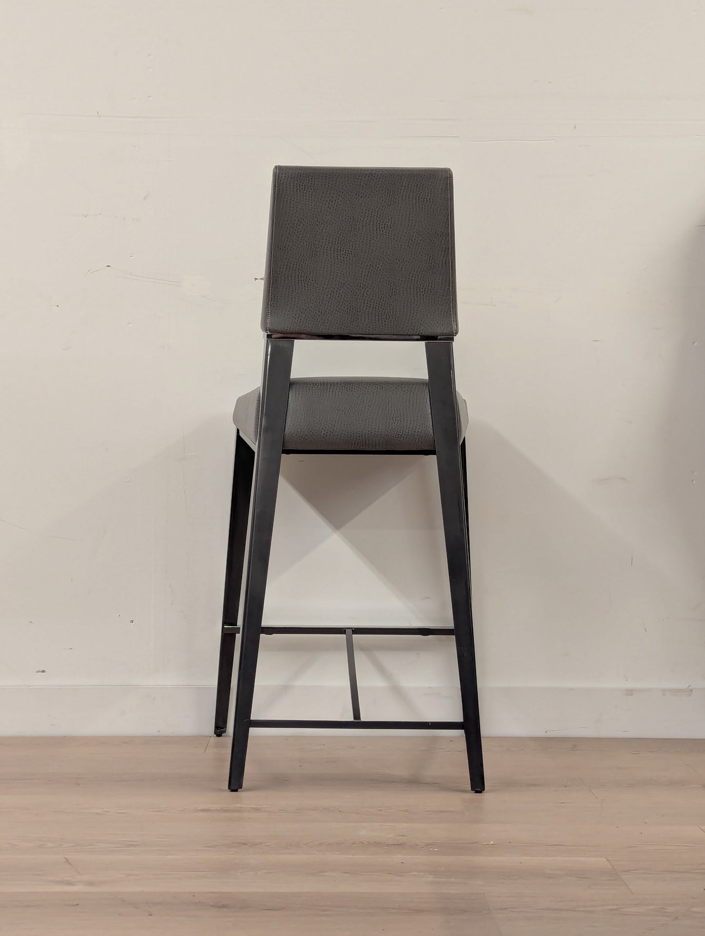 Elite Modern Vivian Stools (Set of 3)