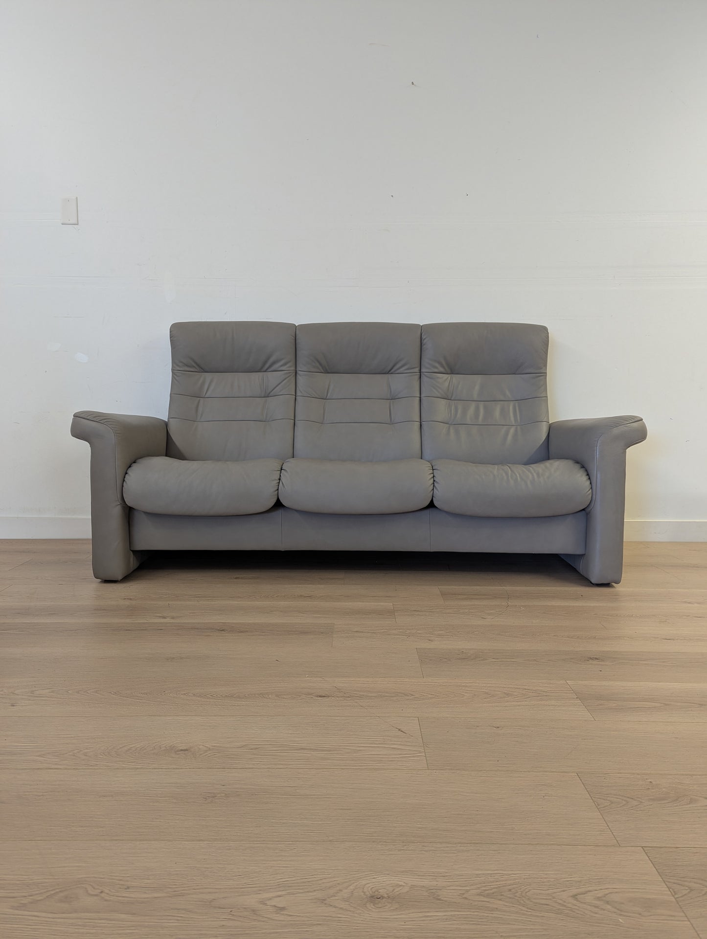 Stressless Sapphire High Back Sofa