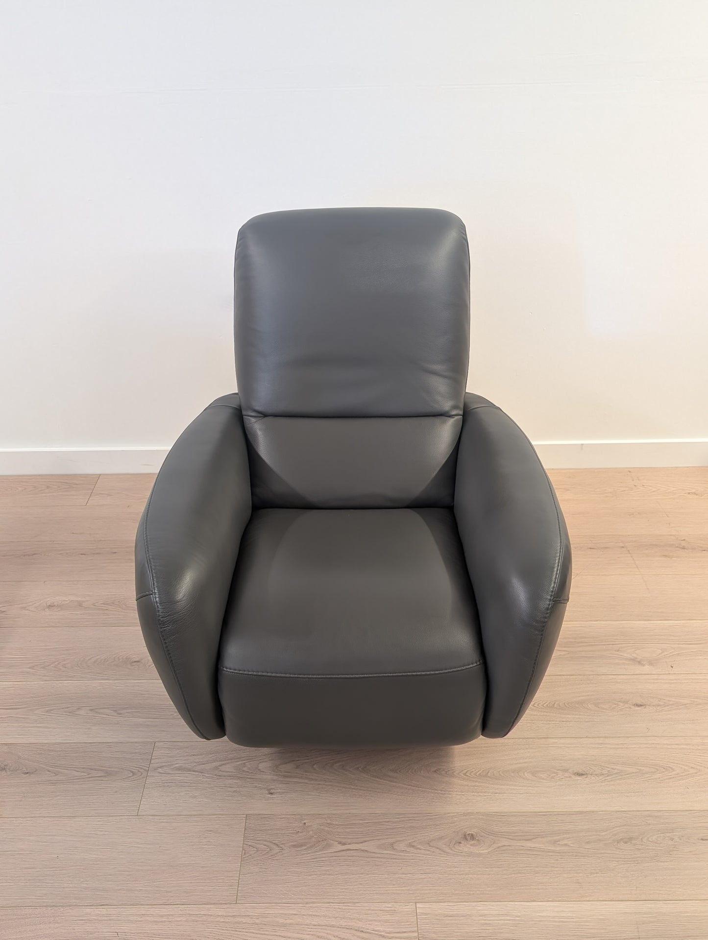 Natuzzi Editions MODB769 Reclining Swivel Chair (2 Available)