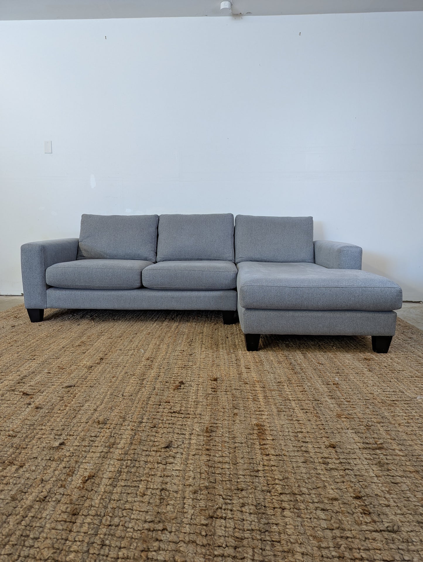 Stylus Bronx Sectional