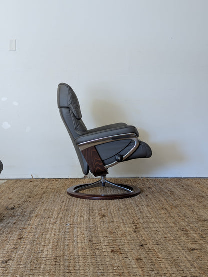 Ekornes Stressless Ruby Reclining Chair + Ottoman