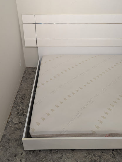 Status Italy Dream King Bed Frame