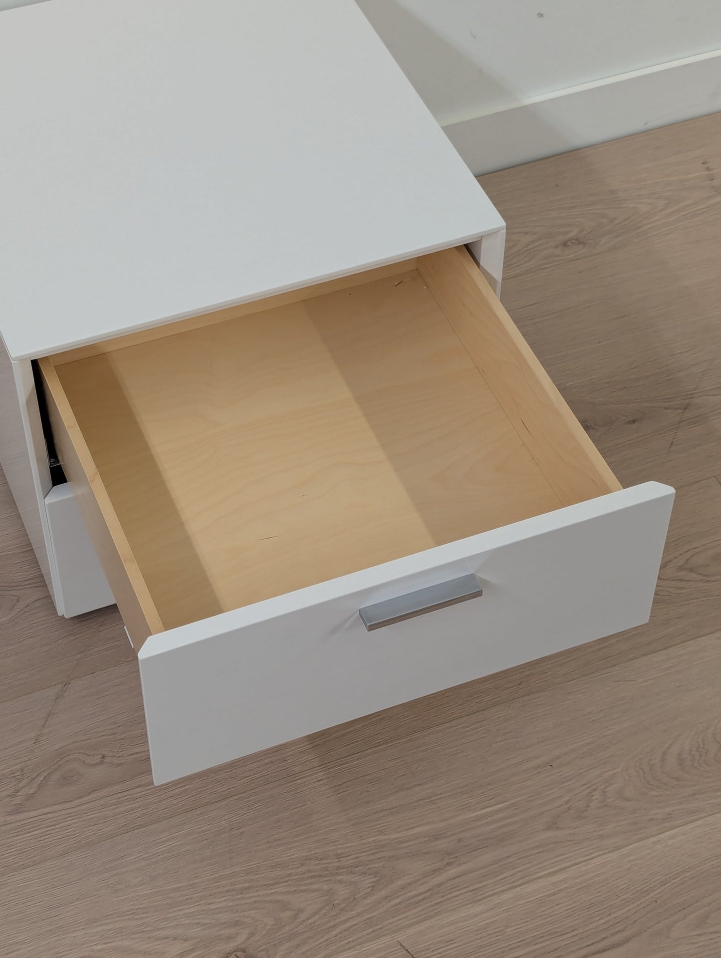 Montis Intu 2 Drawer Nightstand