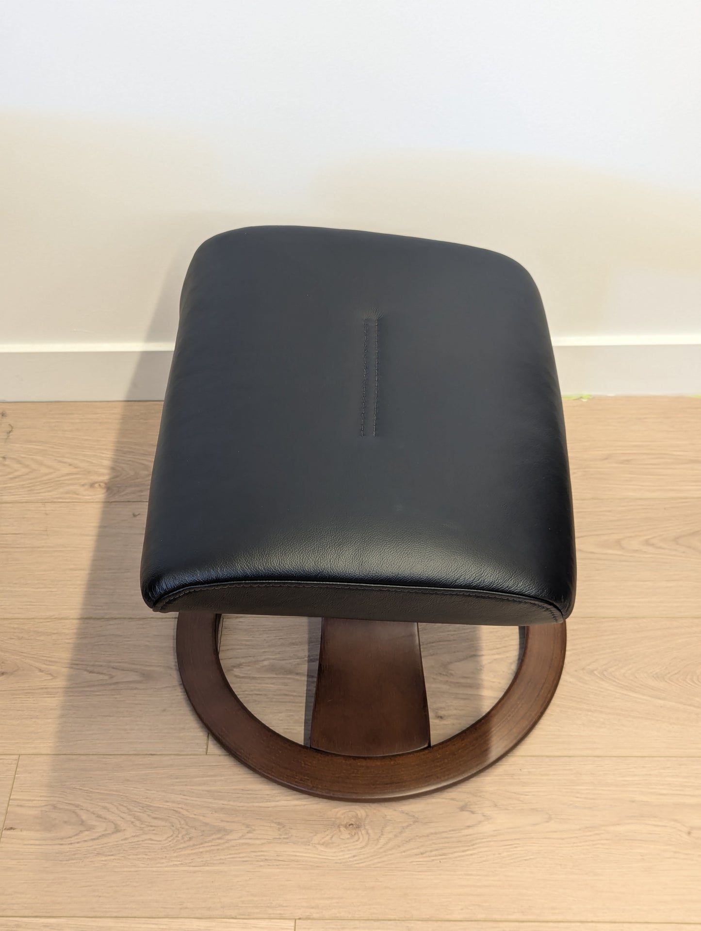 La-Z-Boy Aura 726-92M Swivel Chair with Footrest
