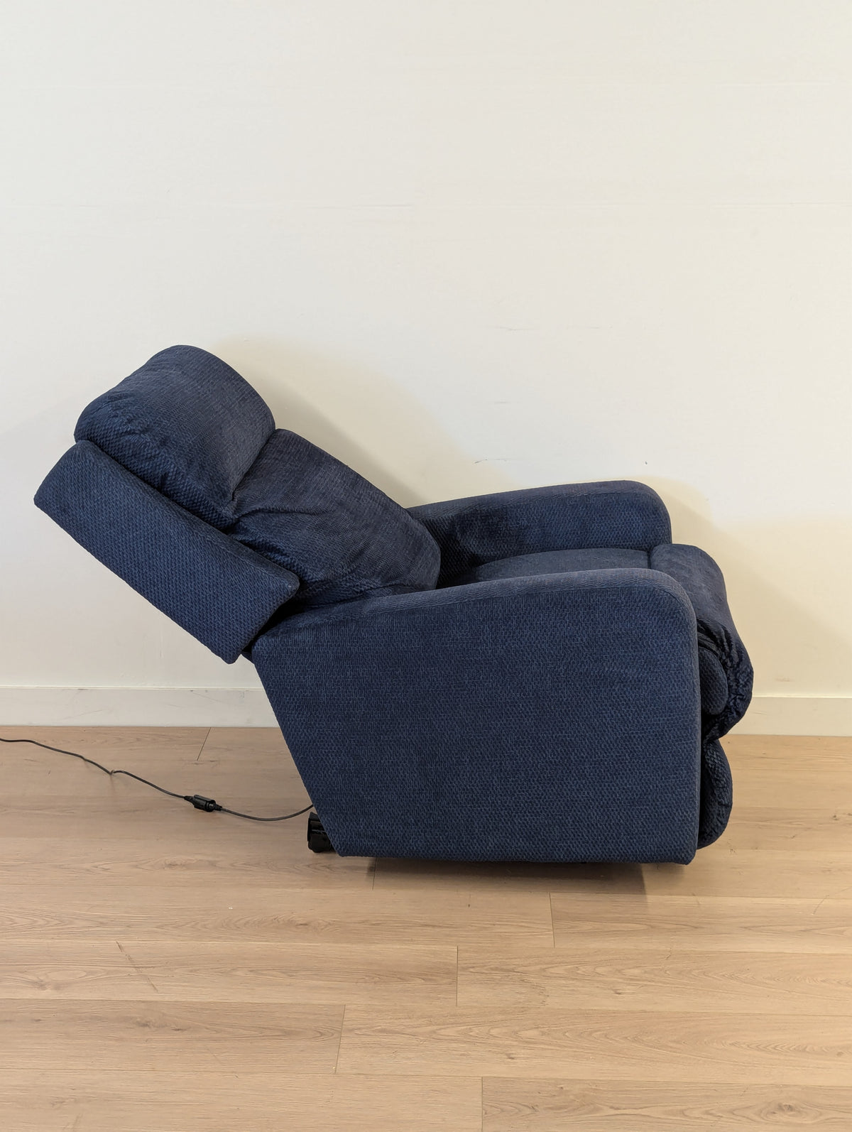 La-Z-Boy Finley Power Reclining Chair (2 Available)