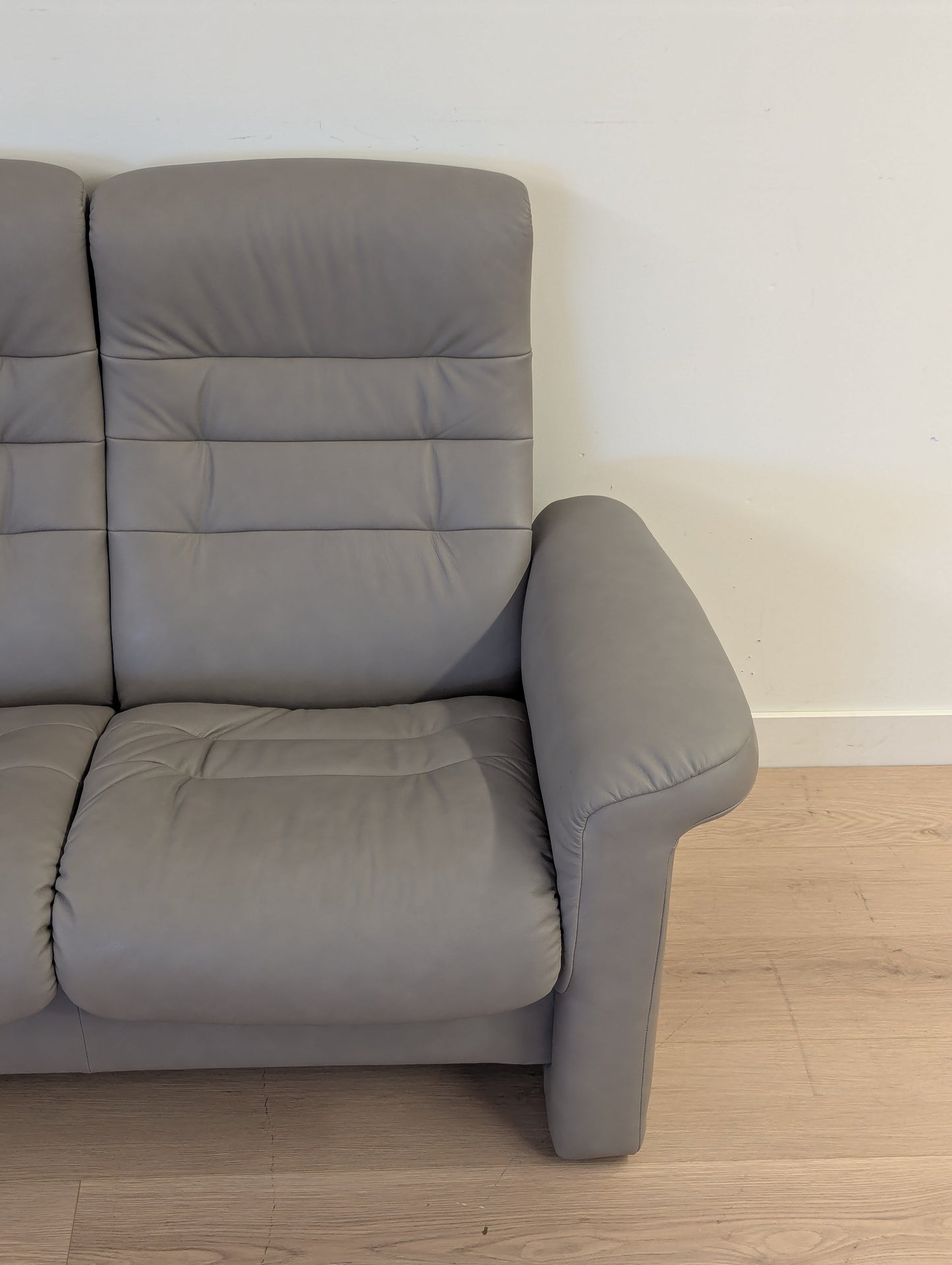 Stressless Sapphire High Back Loveseat