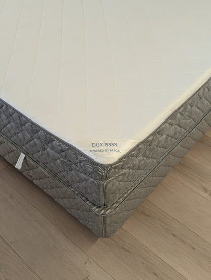 Duxiana Pascal 8888 Bed System (King)