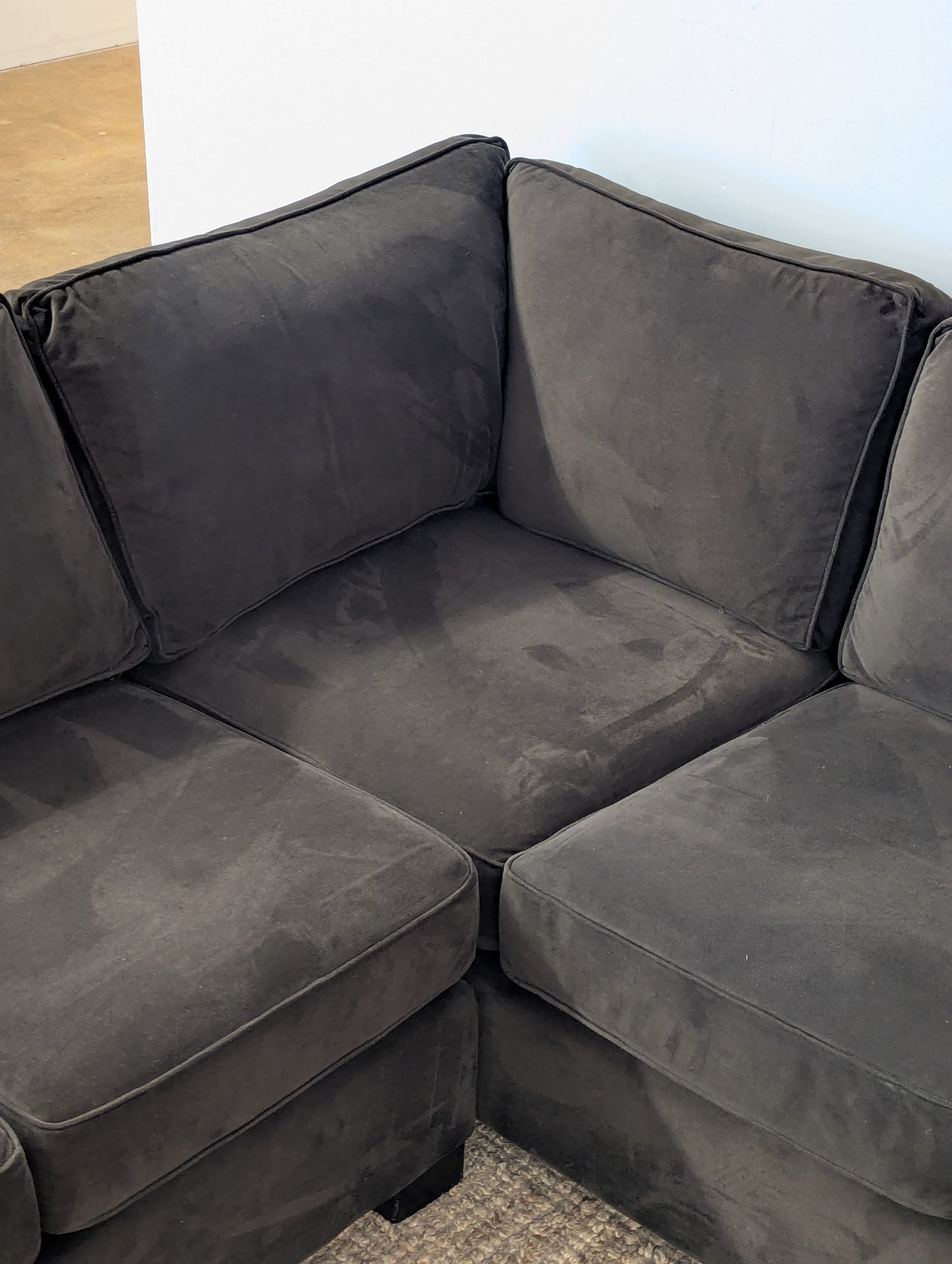 Stylus Metro Sectional
