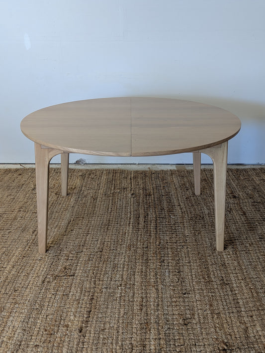 Article Plumas Oak Dining Table Extendable