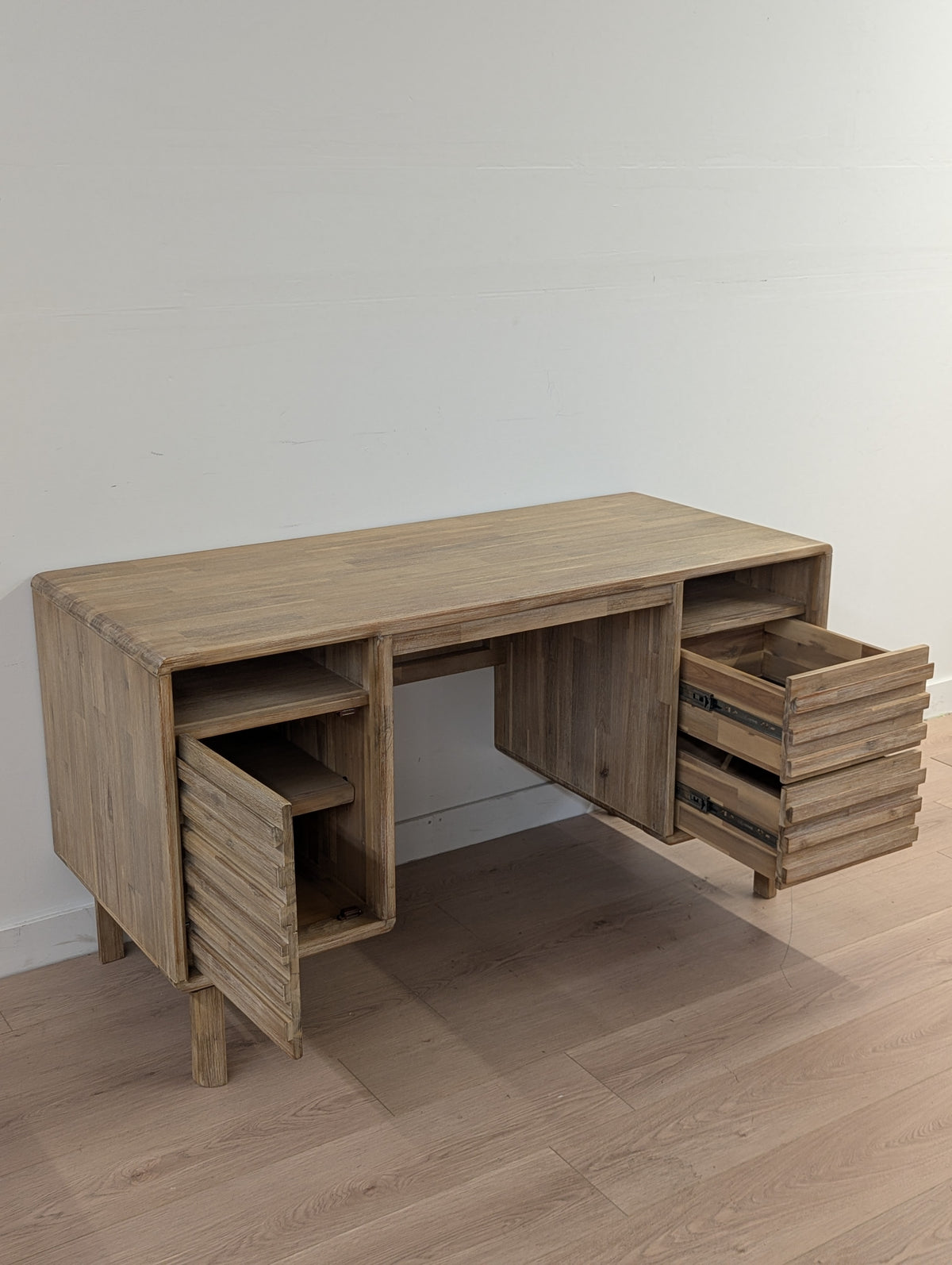 Urban Barn Nuevo Desk