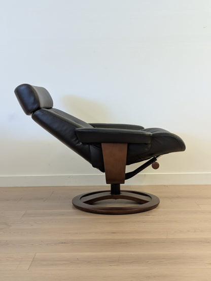 La-Z-Boy Aura 726-92M Swivel Chair with Footrest