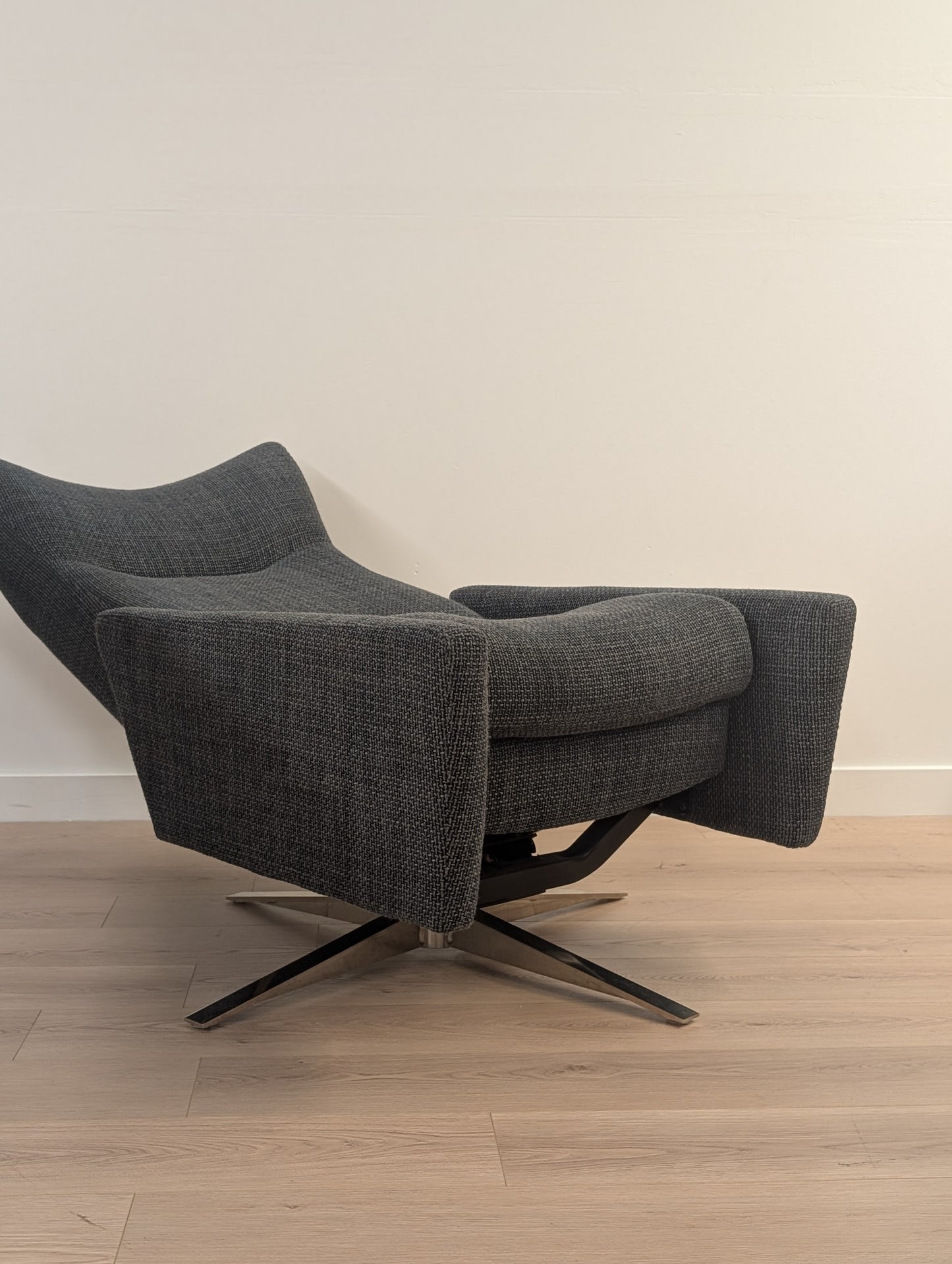 American Leather Stratus Swivel Chair (2 Available)