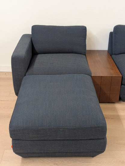 Gus Modern Podium 8 Piece Sectional Set