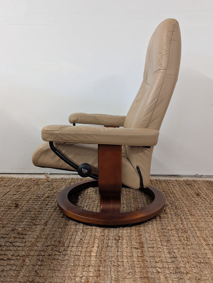 Ekornes Stressless Consul Reclining Chair + Ottoman