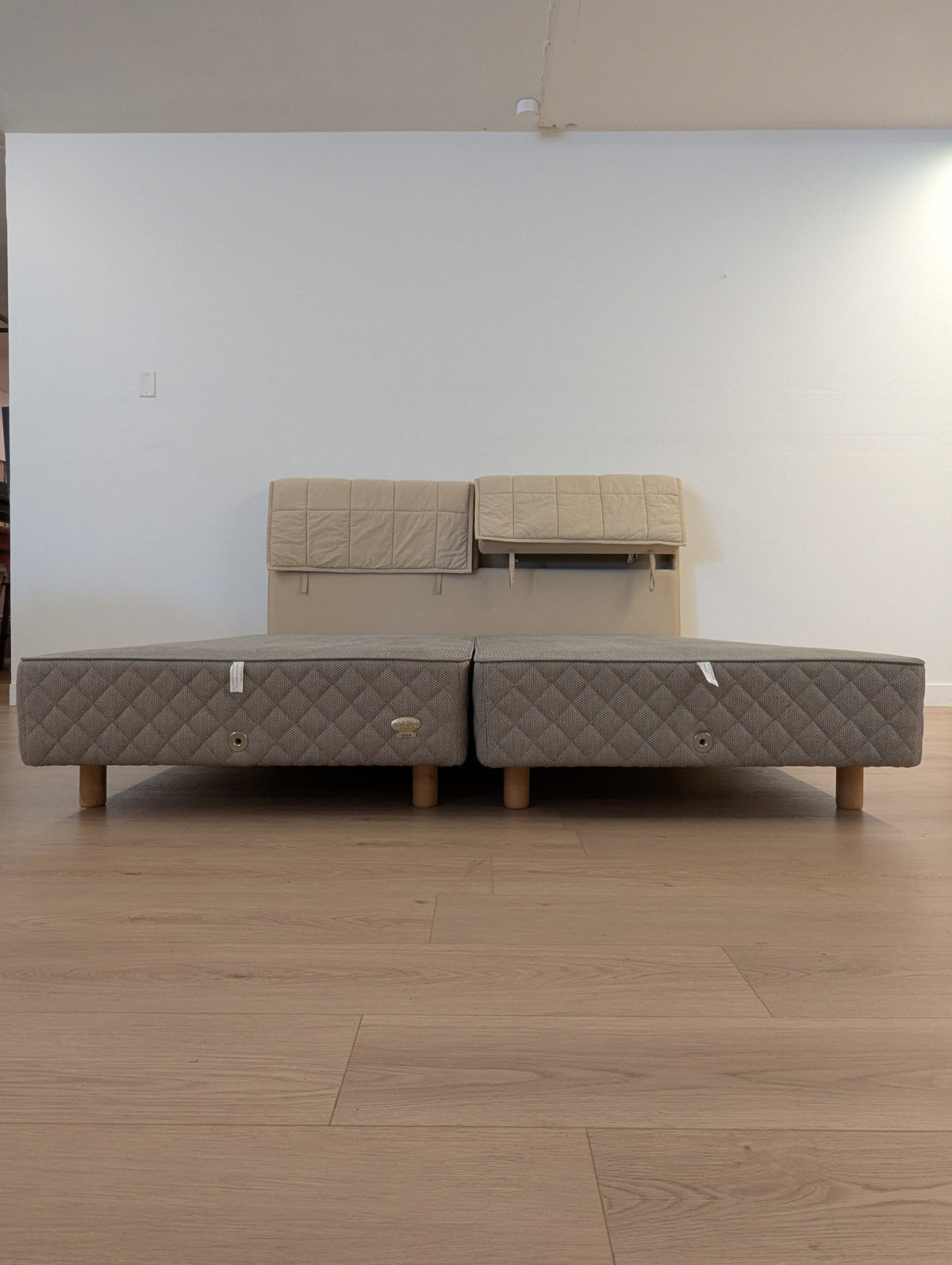 Duxiana Pascal 8888 Bed System (King)