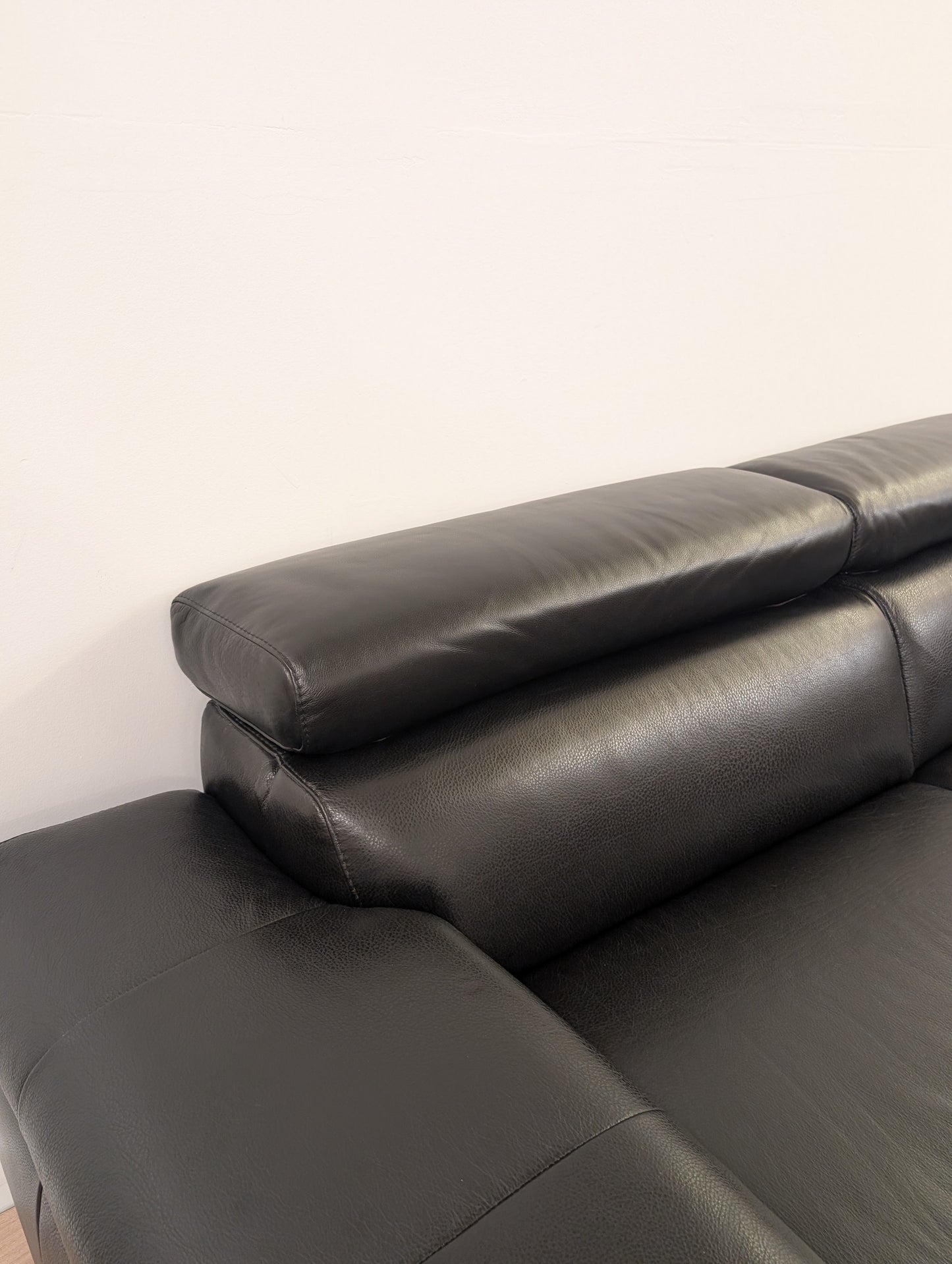 Natuzzi Editions MODB618 Sofa